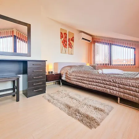 Glazne River View - 2bdr & 2bthr Flat With A View By Flat Mаnager بانسكو