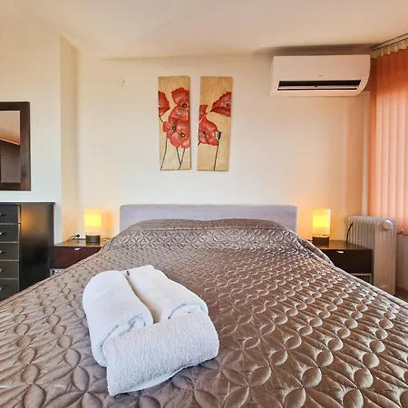 Διαμέρισμα Glazne River View - 2bdr & 2bthr Flat With A View By Flat Mаnager