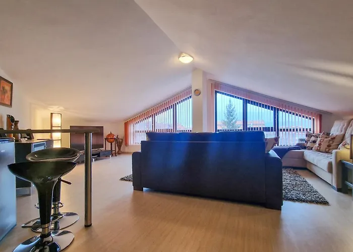 Glazne River View - 2bdr & 2bthr Flat With A View By Flat Mаnager Daire